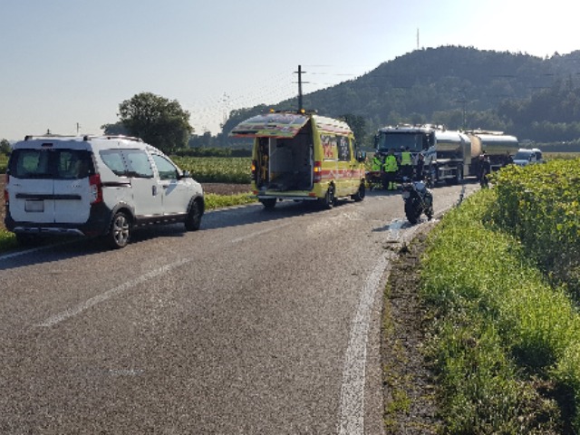 Unfall Oberentfelden AG - Motorradfahrer (26) gerät ins Schleudern