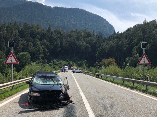 Bonaduz GR - Drei Verletzte nach heftigem Unfall auf der A13
