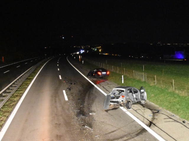 Ecuvillens FR - Schwerer Verkehrsunfall auf der Autobahn A12