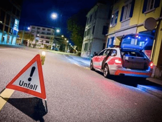 Verkehrsunfall Schmitten FR - Lenker verweigert Vortritt und fährt davon