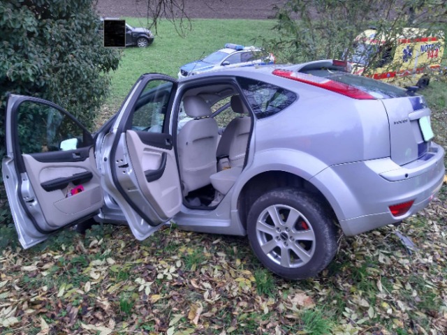 Unfall Auenstein AG - Mit Kind im Auto in Baum geprallt