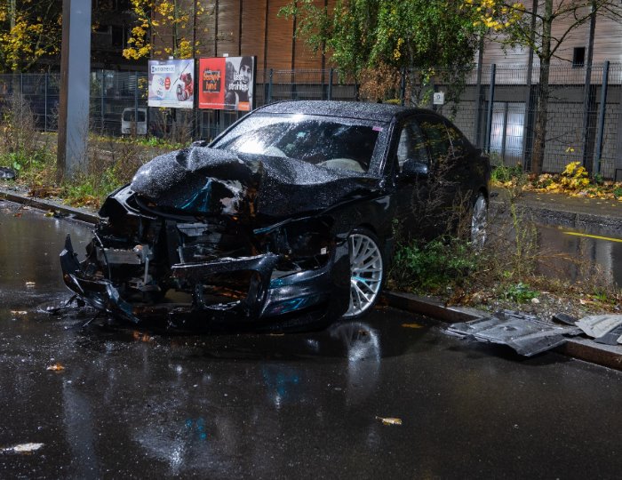 Unfall Zürich ZH - Fussgängerin (35) im Kreis 5 schwer verletzt