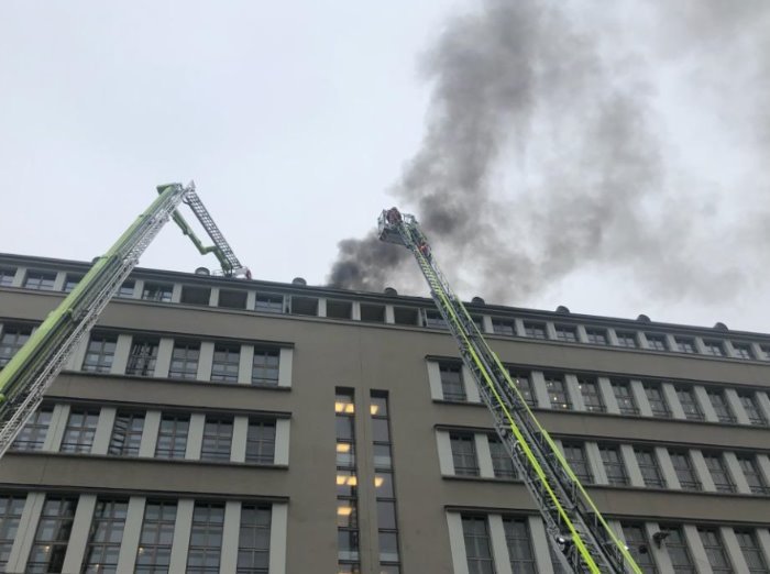 Zürich ZH - Dach der Sihlpost in Brand