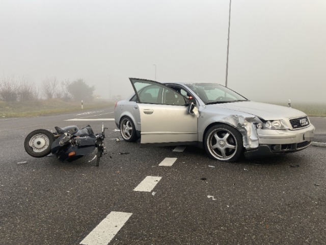 Birr AG - Motorfahrradlenker bei Unfall schwer verletzt