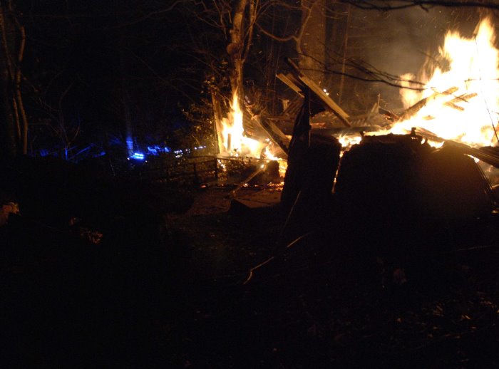 Balsthal SO - Waldhütte in Brand geraten