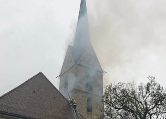 Herzogenbuchsee BE - Kirchturm in Brand