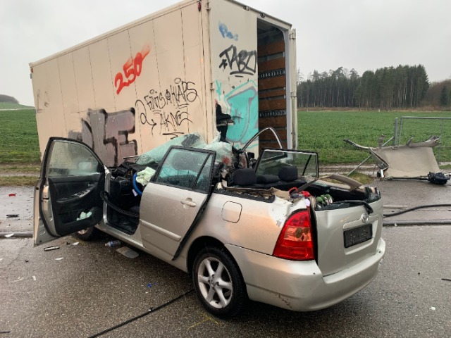 Hagenbuch ZH - Schwerer Verkehrsunfall auf der A1