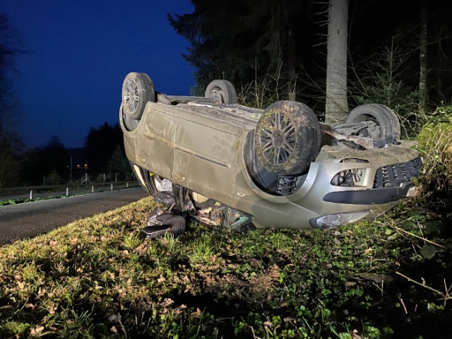 Unfall Lenzburg AG - Auto überschlägt sich mehrfach