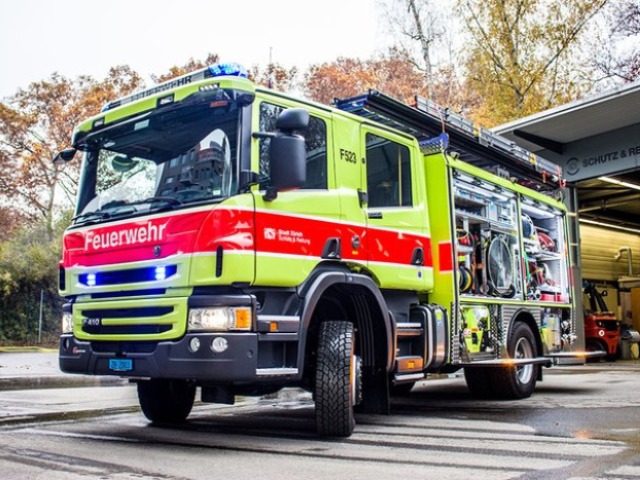 Basel BS - Zwei Personen nach Brand in Mehrfamilienhaus verletzt