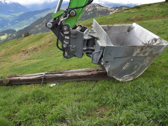 Falera GR - Arbeitsunfall auf der Alp Dadens