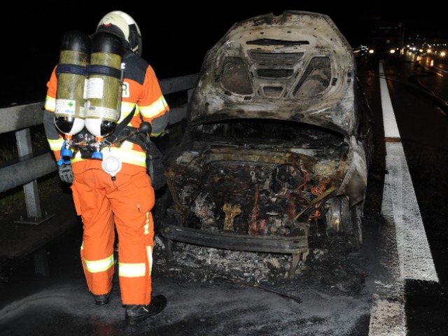 A2, Erstfeld UR - Auto während der Fahrt in Brand geraten