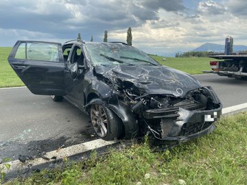 Unfälle Oberrüti, Etzgen AG - Autolenker (26) bringt Velo zu Fall und begeht Fahrerflucht