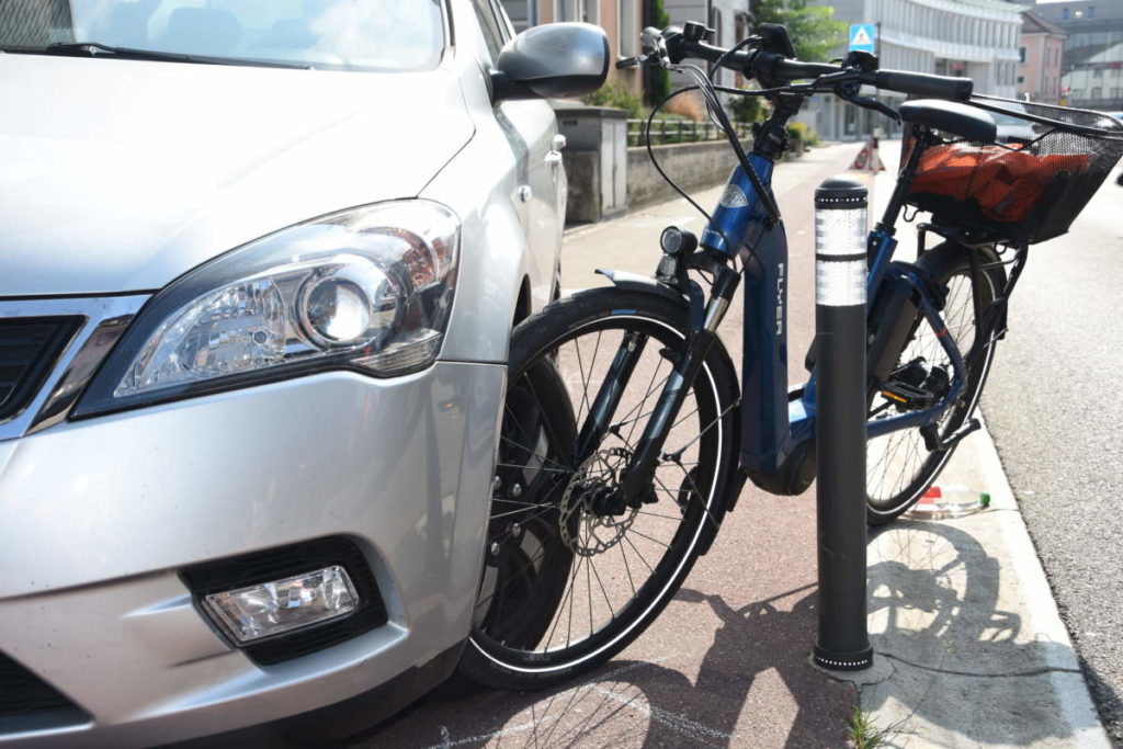 Wil SG - Lastwagenfahrer nach Unfall mit E-Bike-Lenker weitergefahren