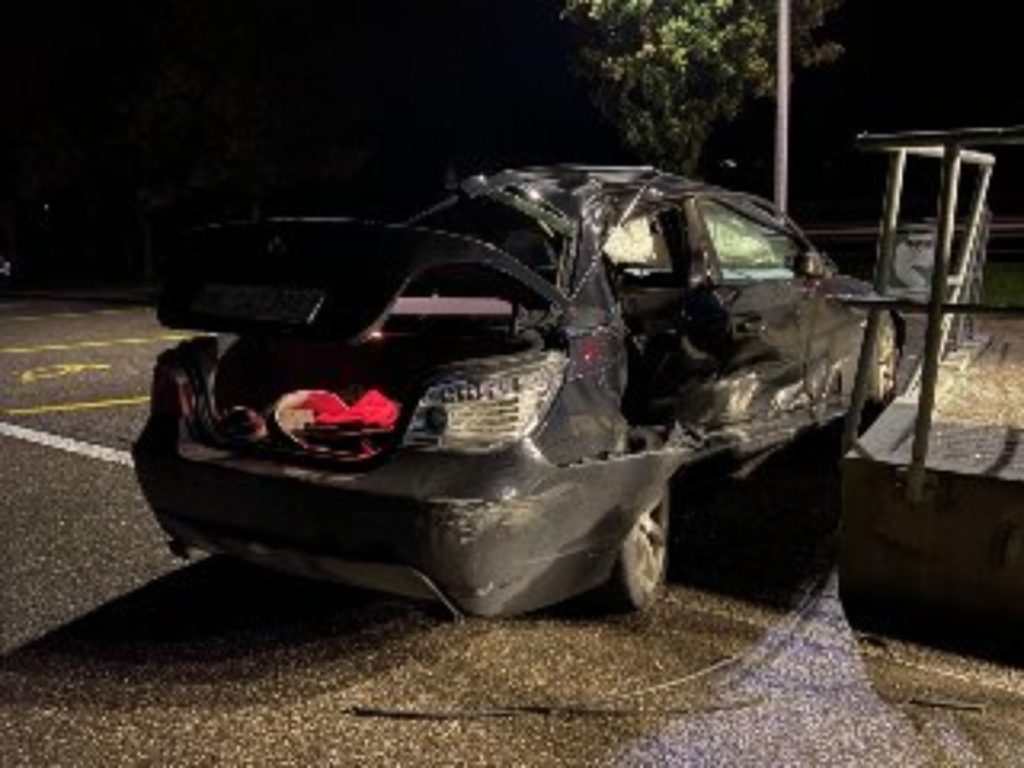 A3 Mumpf AG - BMW-Fahrer (30) flüchtet nach Unfall und verletzt sich schwer