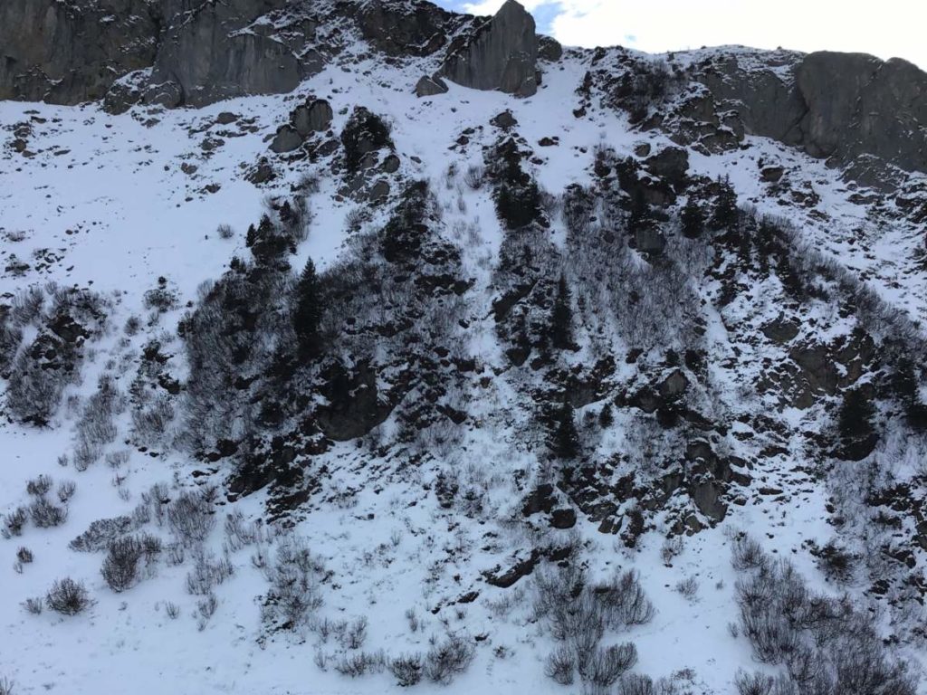 Bergunfall in Linthal GL - Mann (46) stürzt 150 Meter tief und stirbt