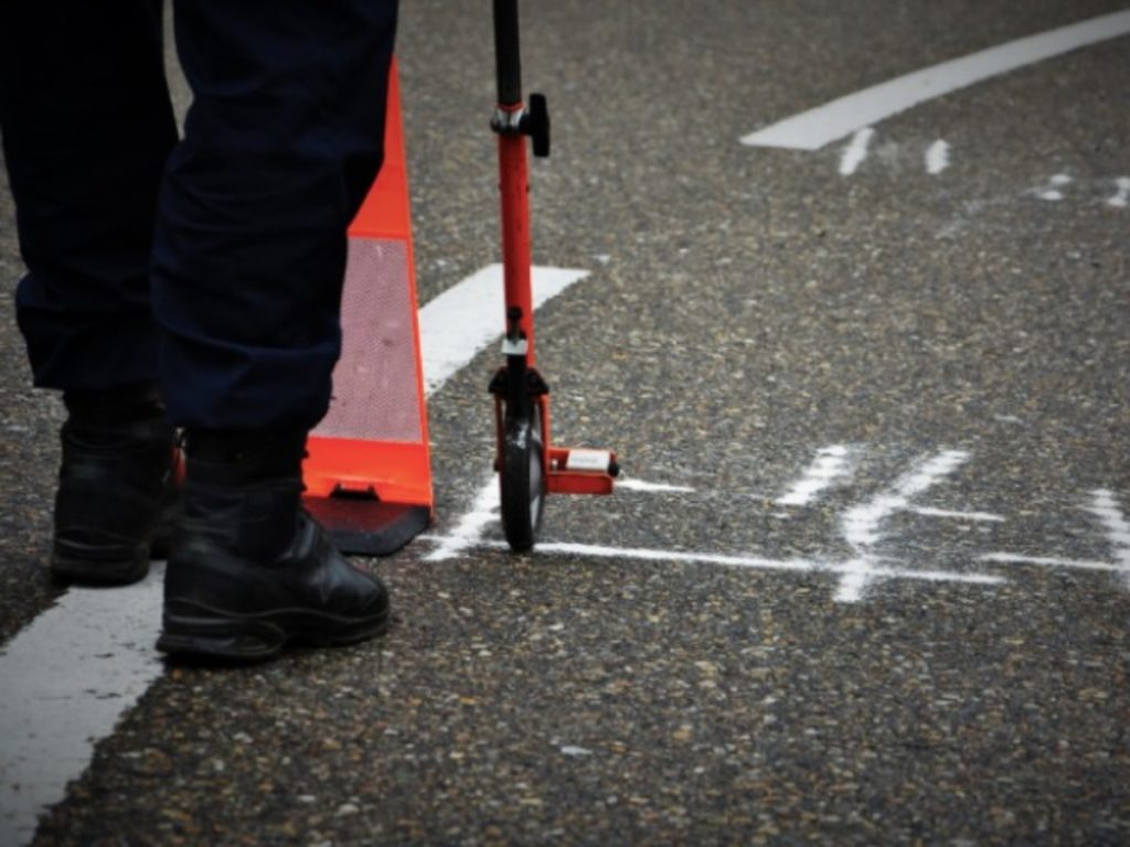 Unfall Stadt Zug: Rennradfahrerin prallt in Heck von Lieferwagen