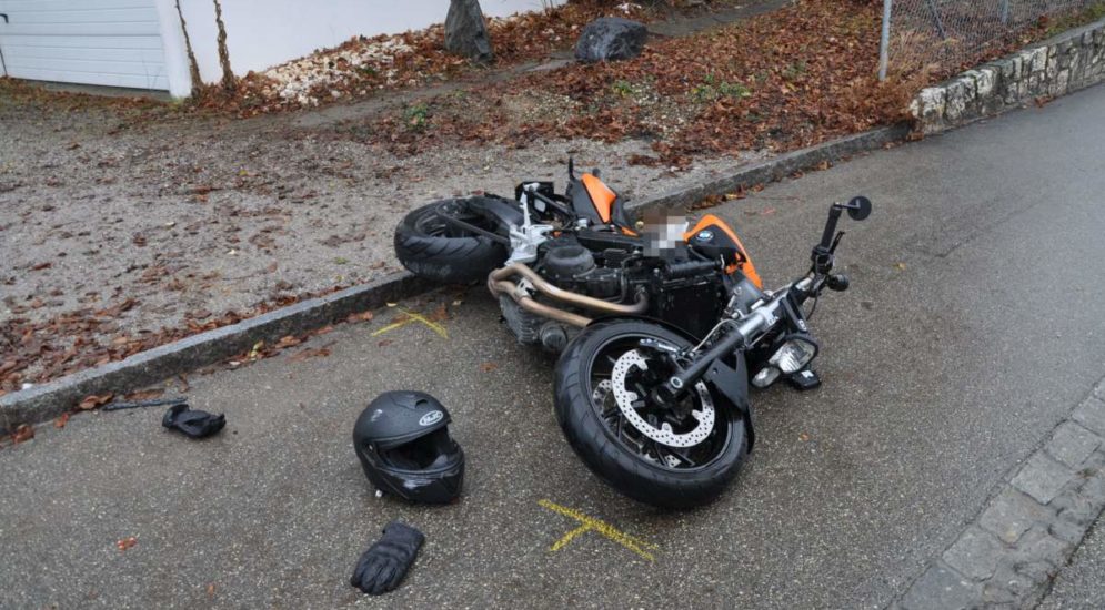 Feldbrunnen SO - Motorradlenker wird bei Unfall mit Auto verletzt