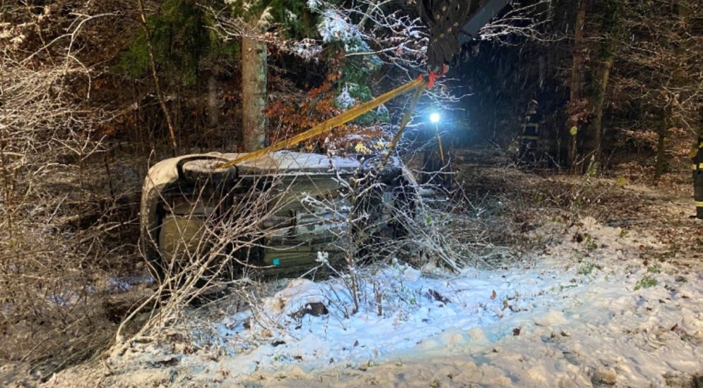 Unfall Dörflingen SH: Auf schneebedeckter Strasse Kontrolle über das Auto verloren