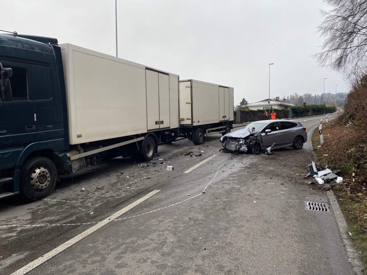 Schwerer Unfall in Fällanden fordert zwei Verletzte