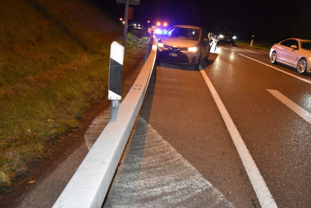 Unfall A1, Mörschwil SG: Betrunken in Leitschranke geprallt