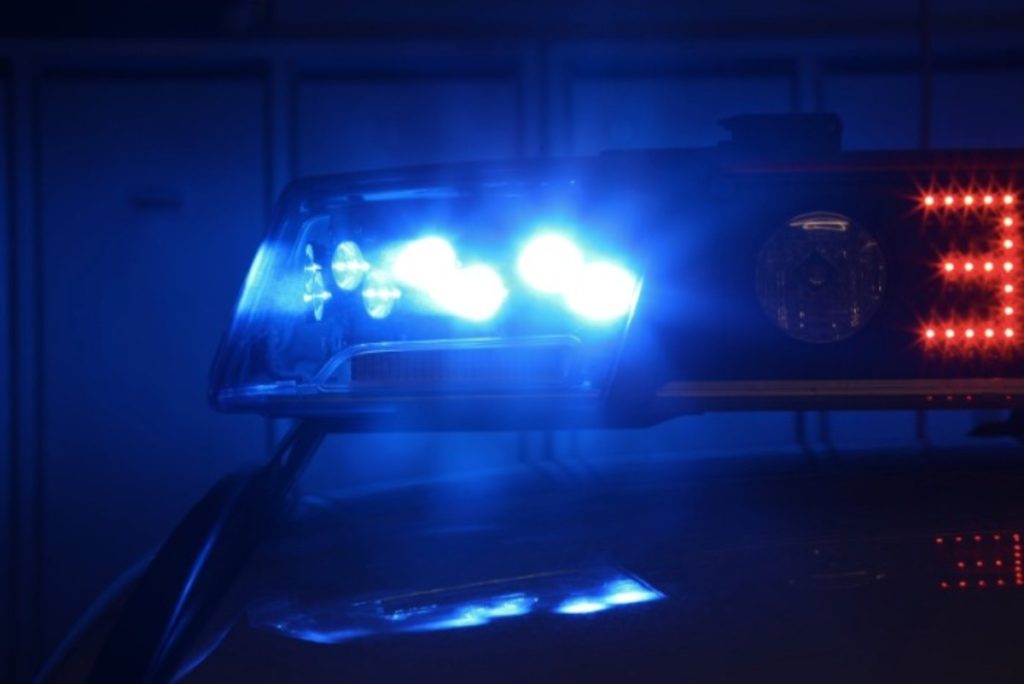 St.Gallen - Mann wird nach Angriff auf Polizist von Sondereinheit abgeführt