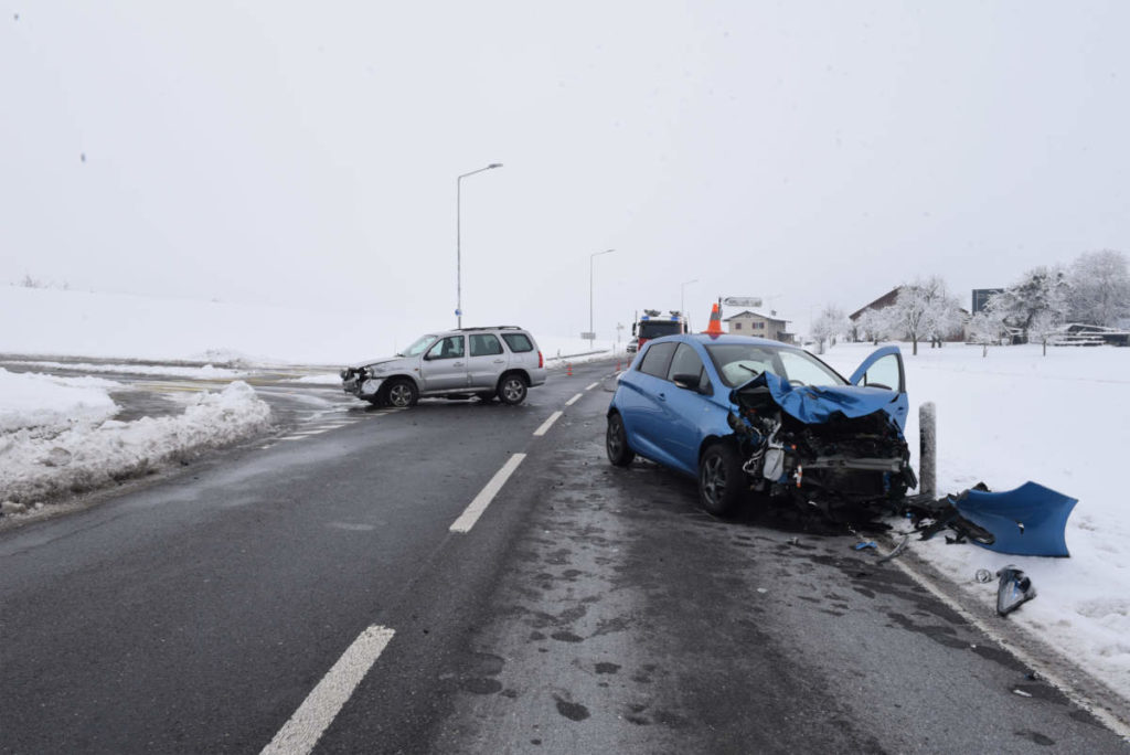 Kottwil LU: Unfall zwischen zwei Autos