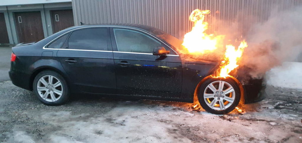 Waldkirch SG - Auto fängt Feuer