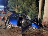 Unfall Hessigkofen: Lenkerin prallt gegen Baum und ist tot
