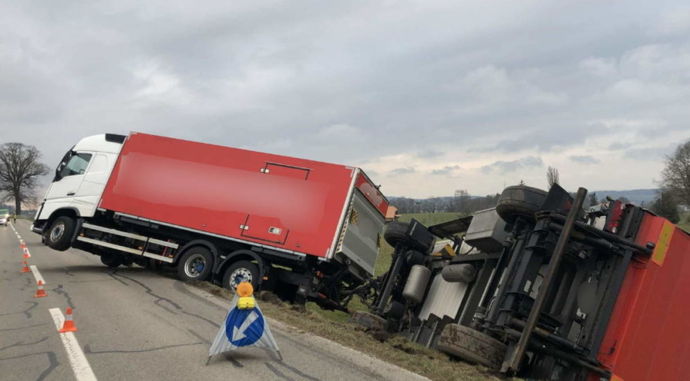Unfall in Düdingen: Kantonsstrasse 5 Stunden gesperrt