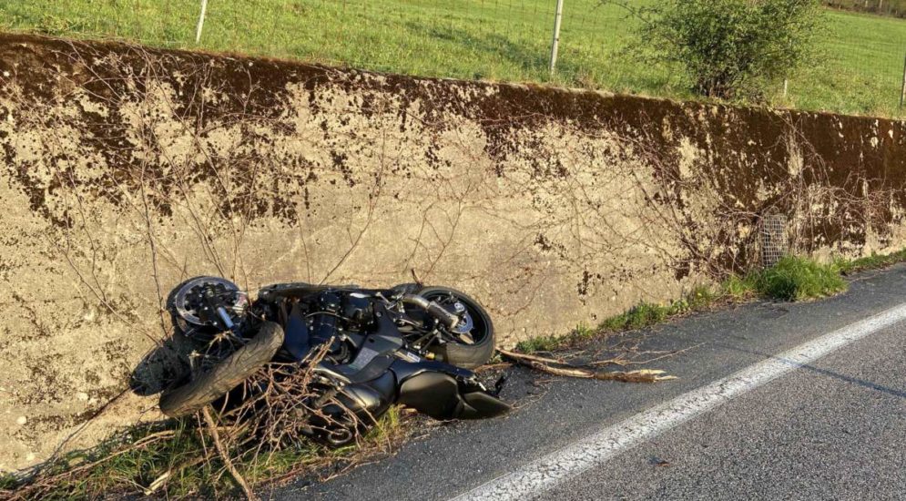 Oberhof AG: Motorrad-Lernfahrer bei Unfall schwer verletzt | Polizei ...