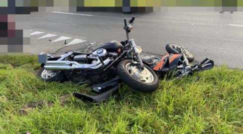 Boswil: Zwei Motorradlenker nach Unfall ins Spital geflogen