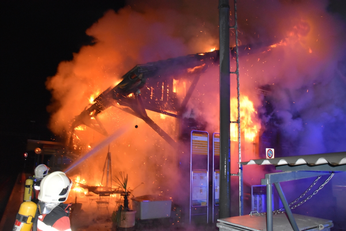 Schiers: Güterschuppen und Bahnhof durch Brand beschädigt