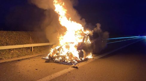 Müllheim TG: Auto brennt auf der A7 vollständig aus