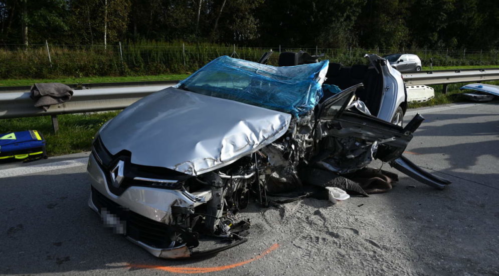 Oberriet: Geisterfahrer baut Unfall - Autobahn 3 Stunden gesperrt