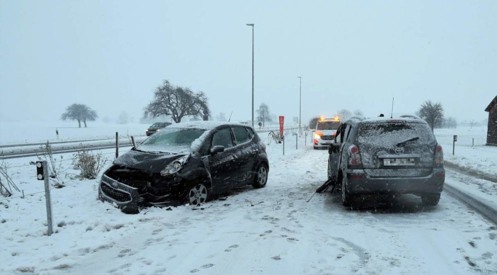 Glarus Nord: Unfälle bei winterlichen Strassenverhältnissen