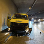 Unfall A1 Neuenhof AG: BMW drängt Auto von Fahrbahn ab