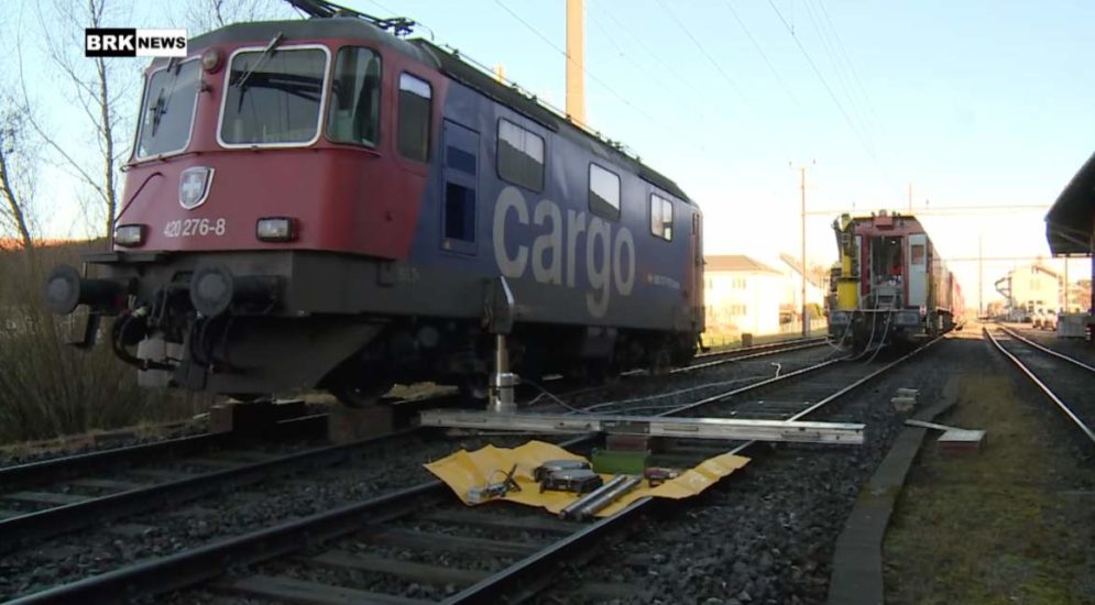 Arnegg SG: Güterlokomotive entgleist