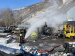 Niedergesteln VS: Feuer in Autoverwertungs-Betrieb ausgebrochen