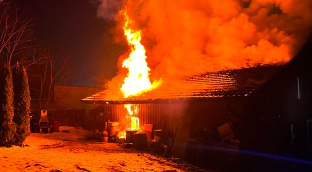 Winterthur / Geroldswil ZH: Scheune und Wohnhaus in Brand geraten