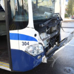 Beromünster LU: Unfall zwischen zwei Autos und einem Bus
