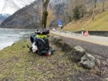 Unfall Lauerz SZ: Motorradlenkerin und Beifahrer erheblich verletzt