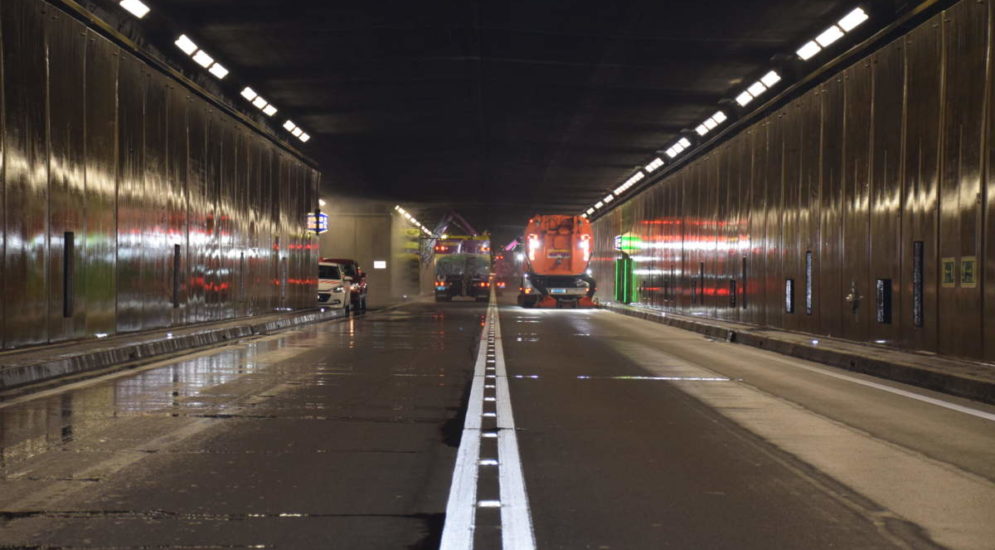 A2, Gotthardstrassentunnel für jeglichen Verkehr gesperrt