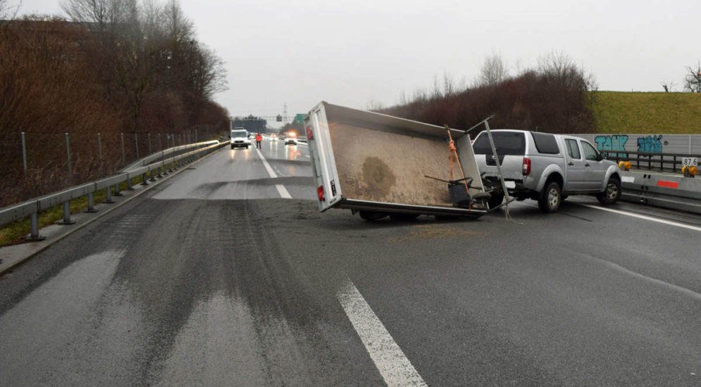 Autobahnen A2 und A14: Unfälle führen zu Verkehrsbehinderungen
