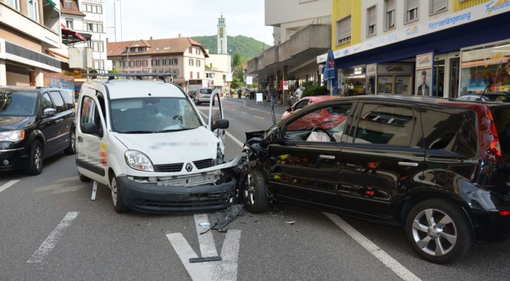 Olten SO: Beide Fahrzeuge nach Unfall nicht mehr fahrbar