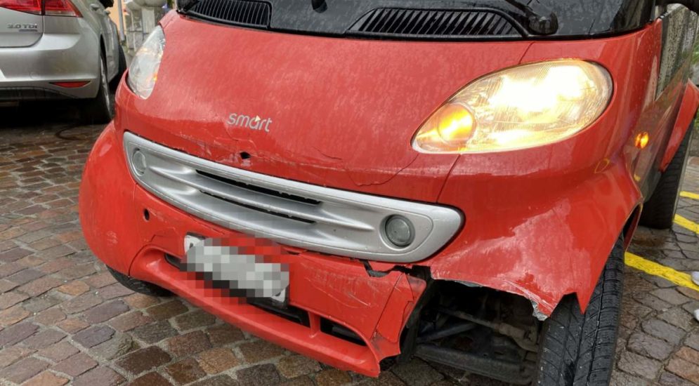 Oberentfelden AG: Opel Corsa-Lenker nach Unfall weg