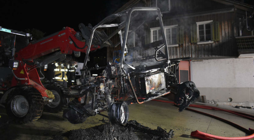 Ruswil LU: Elektrofahrzeug in Brand geraten