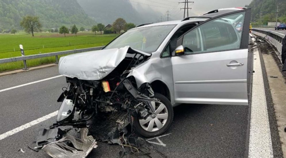 Unfall A2 Erstfeld UR: PW-Lenker ins Schleudern geraten