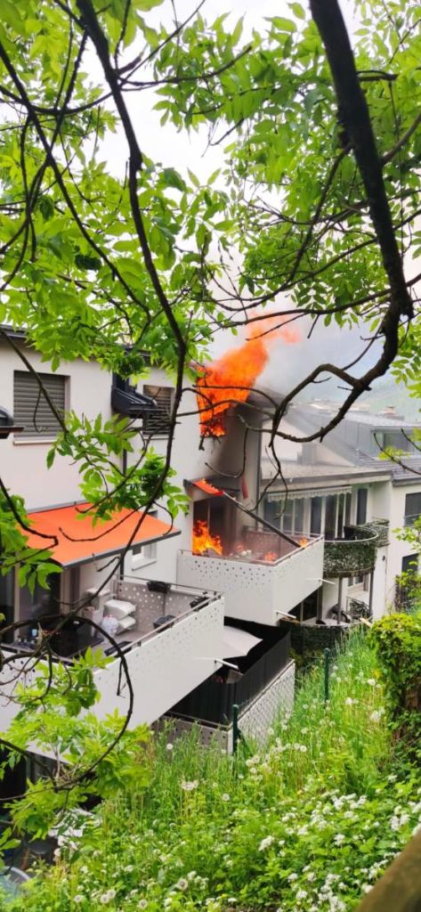 Monthey VS: Brand im 4. Stock eines Mehrfamilienhauses