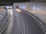 Unfall Tunnel Sachseln/Zollhaus OW: Anhängerrad gerät unter Auto