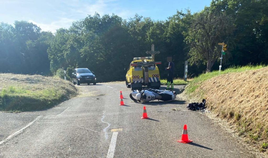 Motorradlenker nach Unfall in Metzerlen SO ins Spital geflogen